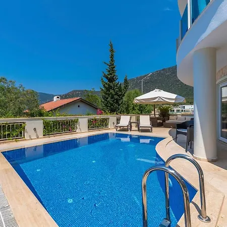 Sleeps 8 Pool Air Con Wifi فيلة *
